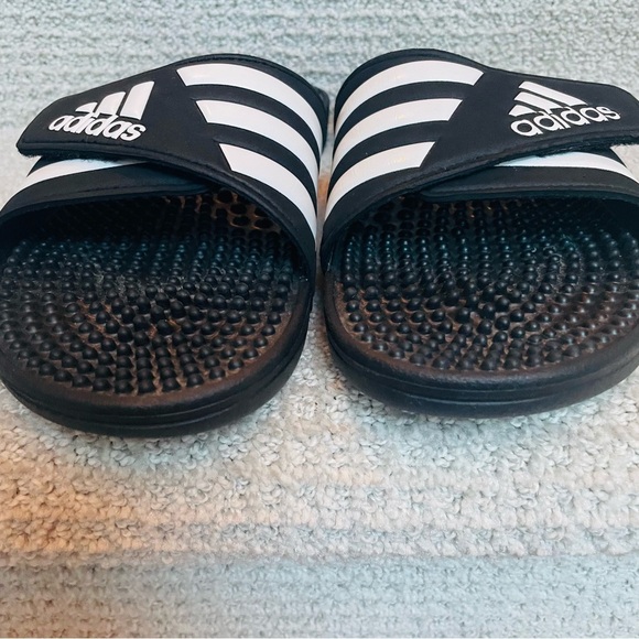 Adidas Adissage Women’s Black White Slides Massage Post Workout Sandals Athletic - Picture 6 of 7